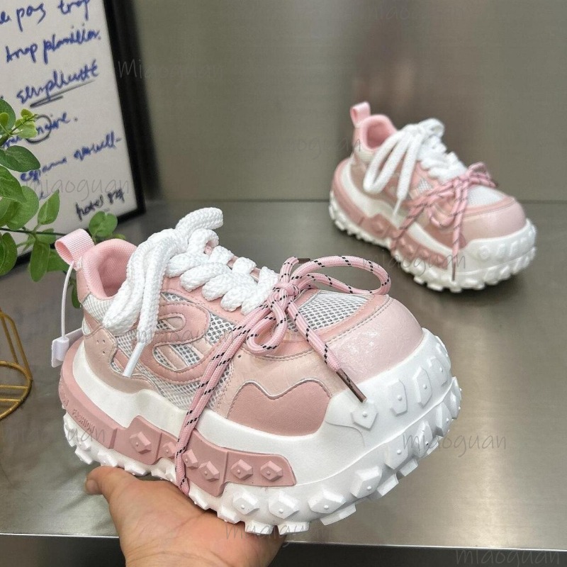 Sewing Garment - รองเท้าผ้าใบผู้หญิงทรง Chunky Platform สไตล์ Dad Sneakers